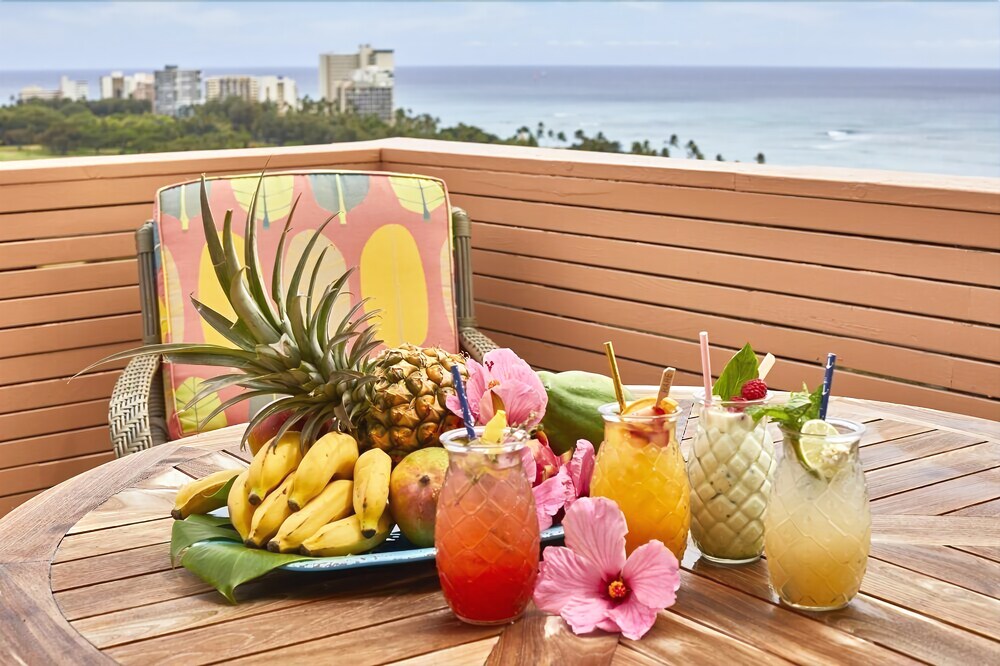 Balcony, Queen Kapiolani Hotel