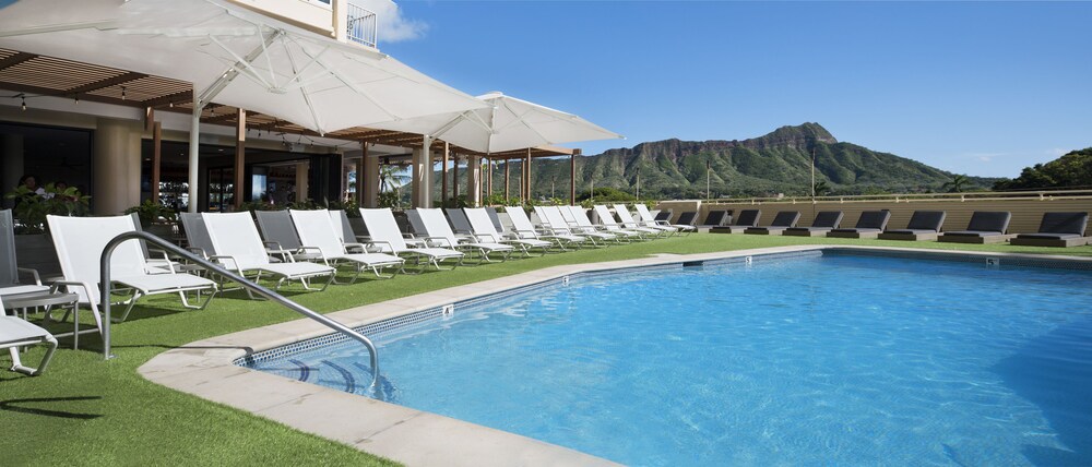 Pool, Queen Kapiolani Hotel