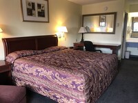 Standard Room, 1 King Bed, Smoking