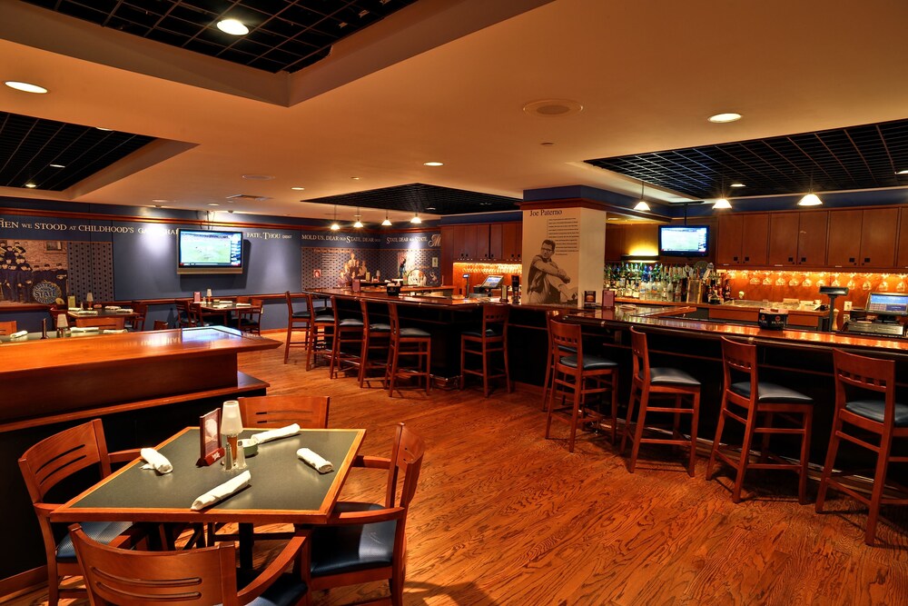 Hotel Bar