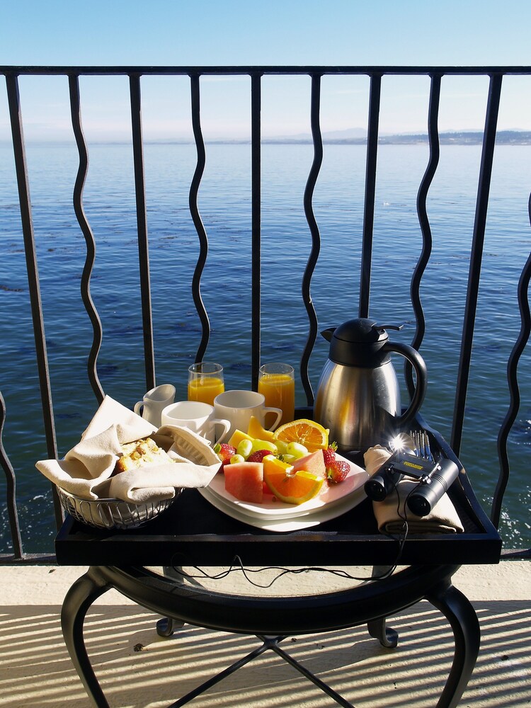 Room Service - Dining