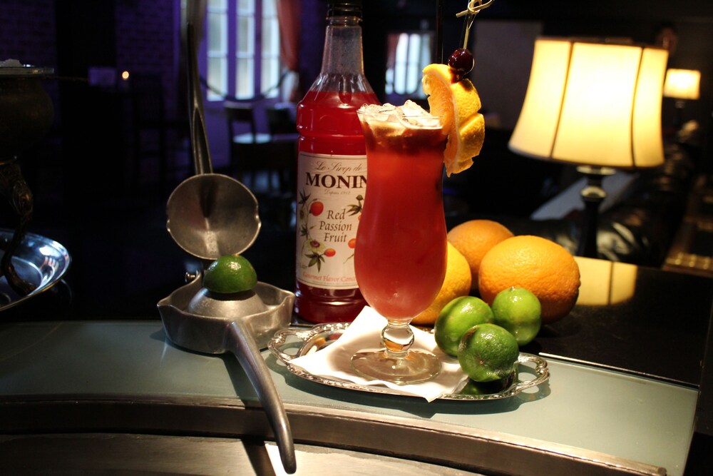 Hotel Bar