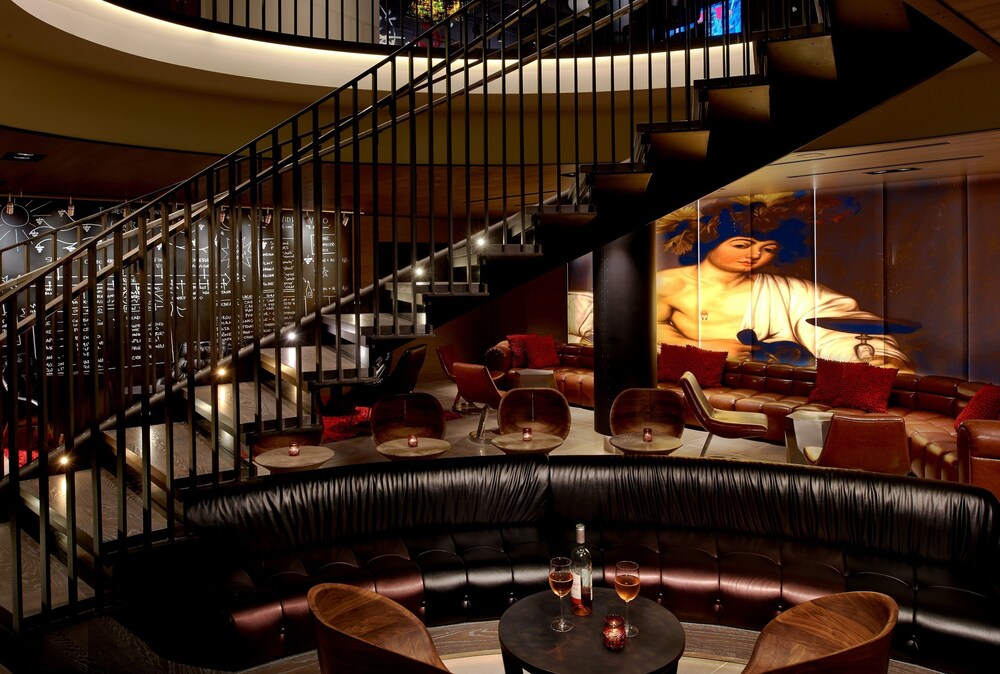 Hotel Bar