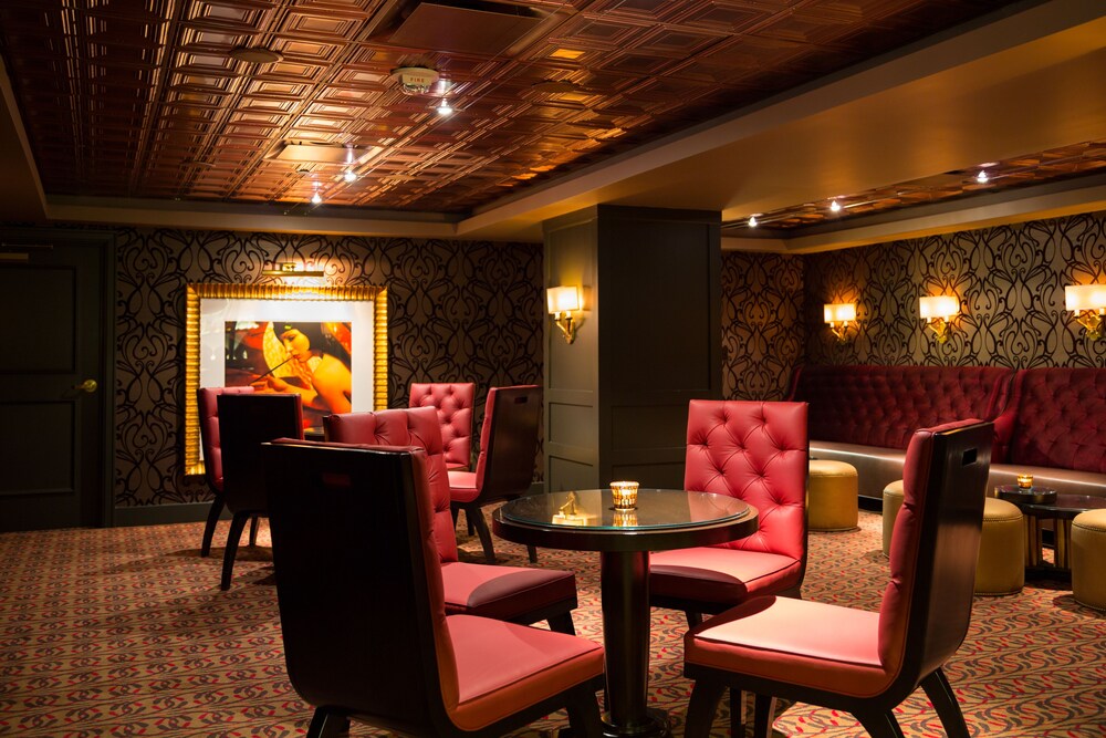 Hotel Bar
