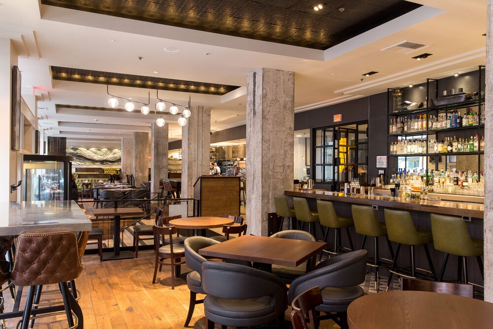 Hotel Bar