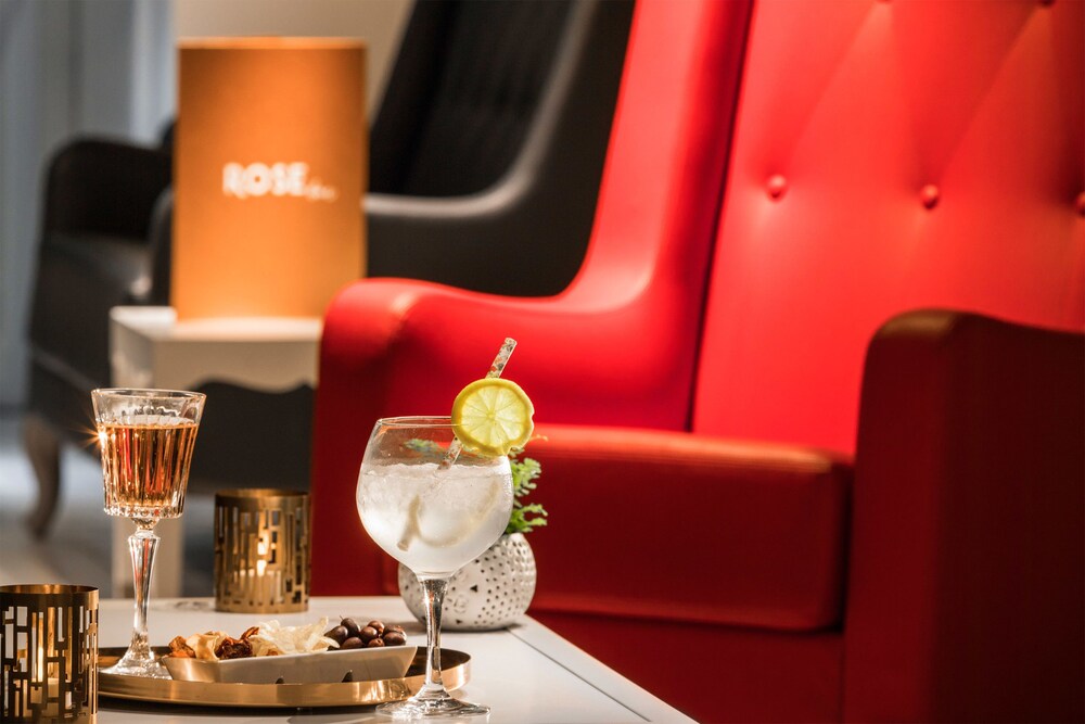 Hotel Bar