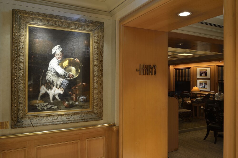 Hotel Lounge