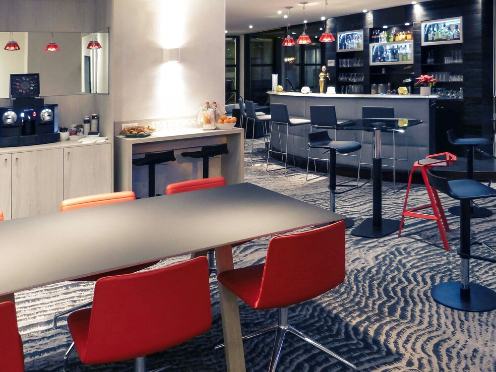 Hotel Bar