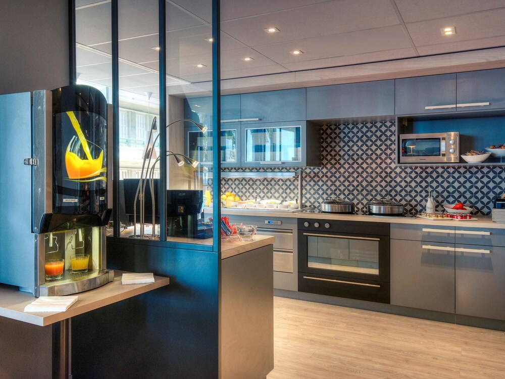 Hotel Bar