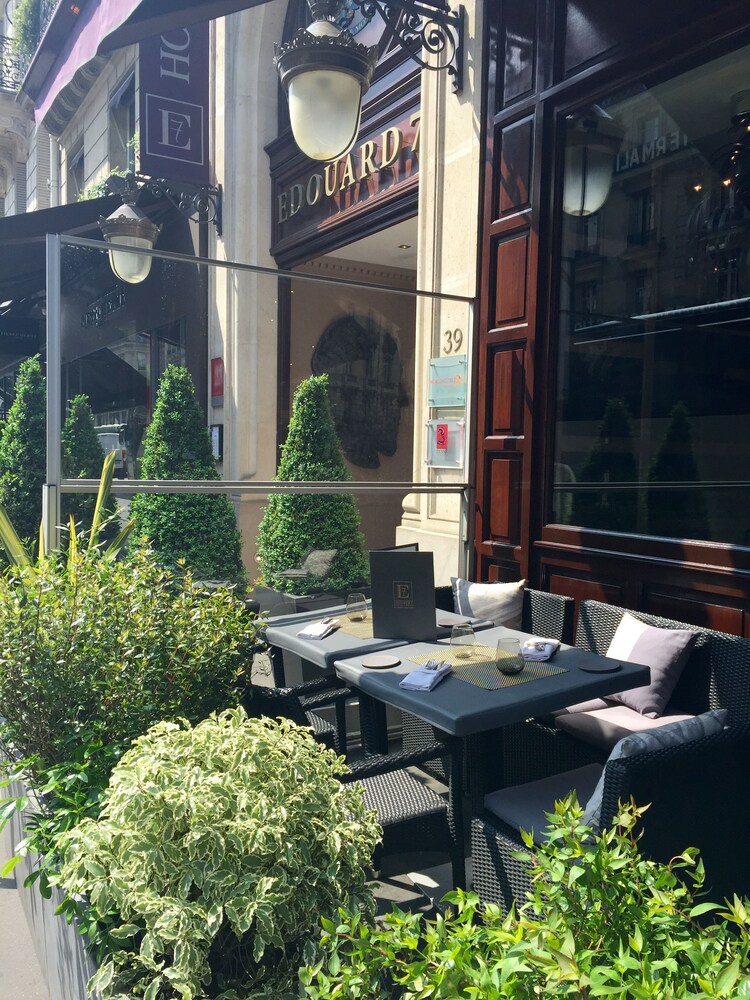 Property entrance, Hôtel Edouard 7 Paris Opéra