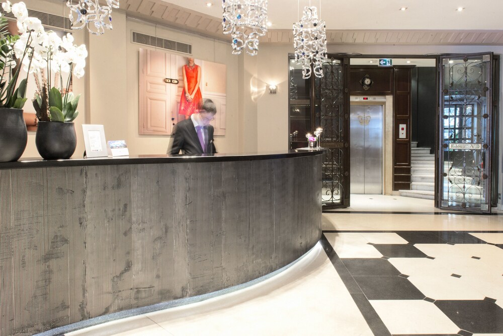 Interior entrance, Hôtel Edouard 7 Paris Opéra