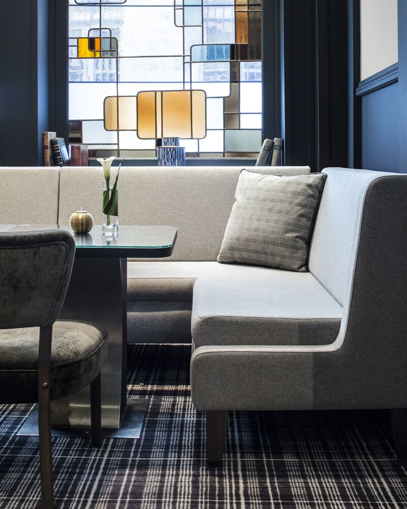 Hotel Lounge