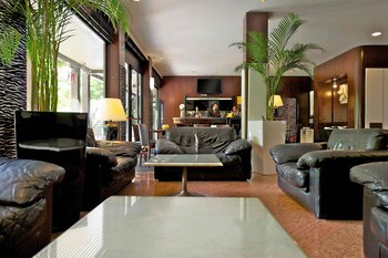 Hotel Bar