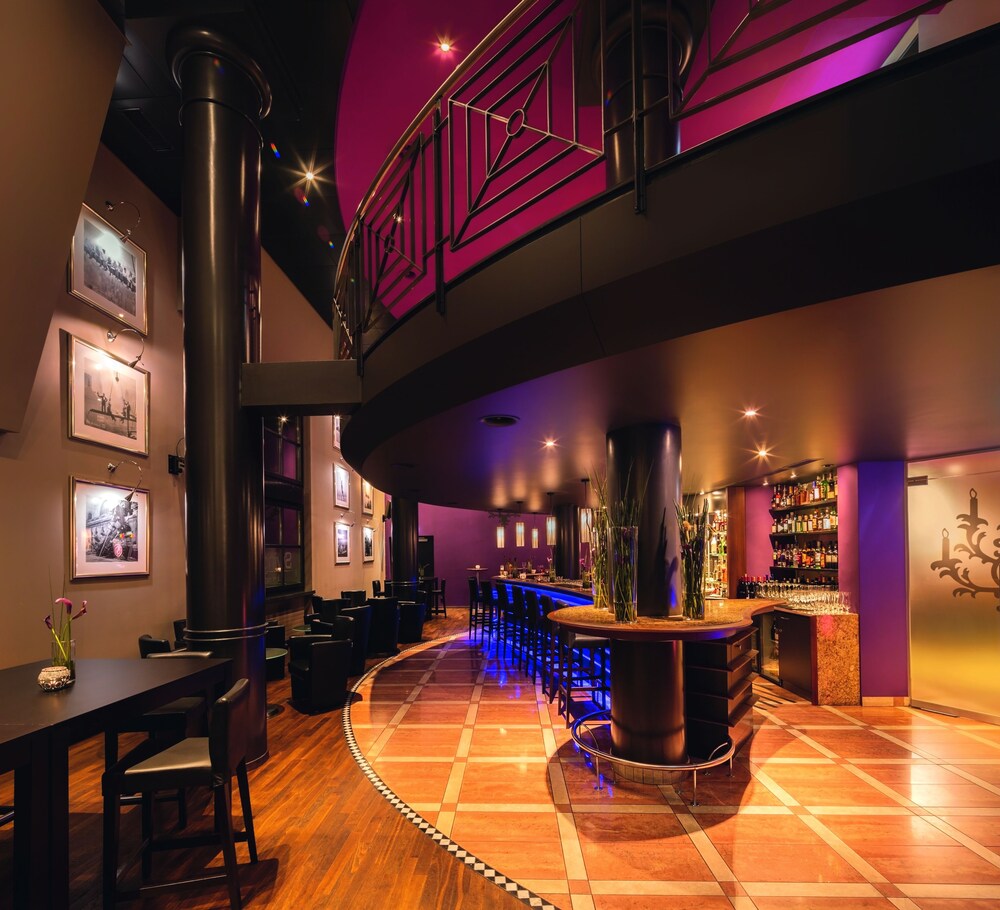 Hotel Bar