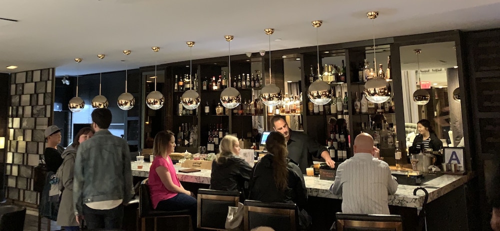 Bar