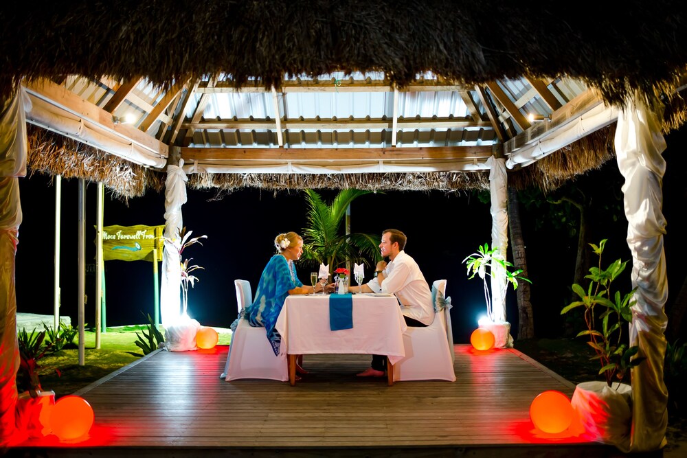 Couples Dining