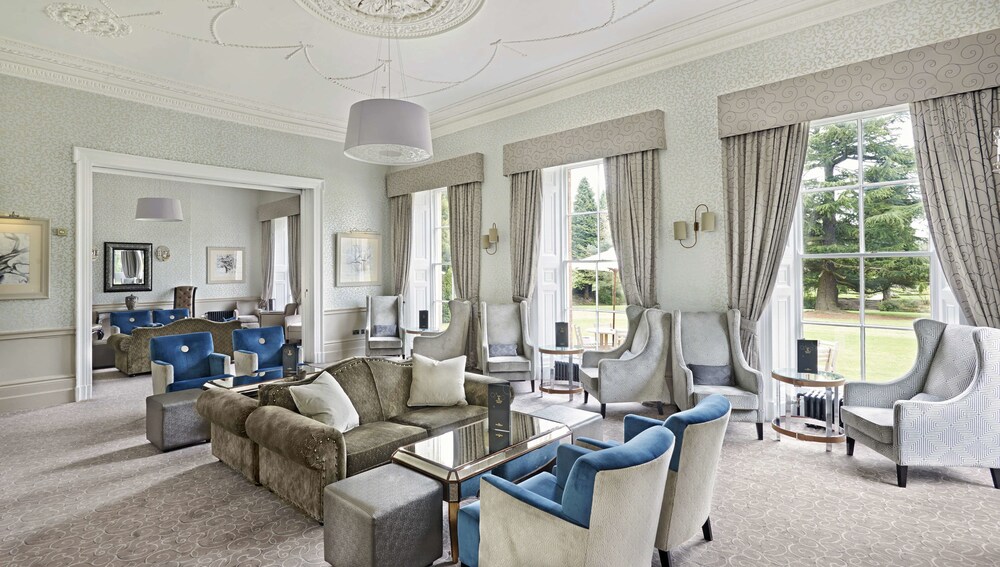 Hotel Lounge