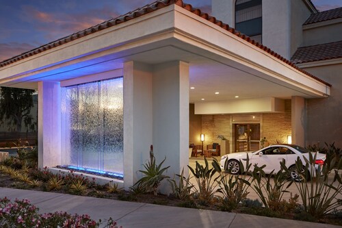 The Anza - A Calabasas Hotel