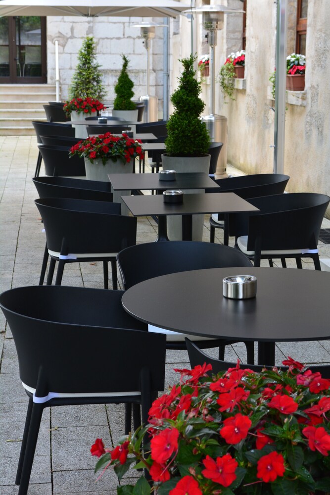Courtyard View