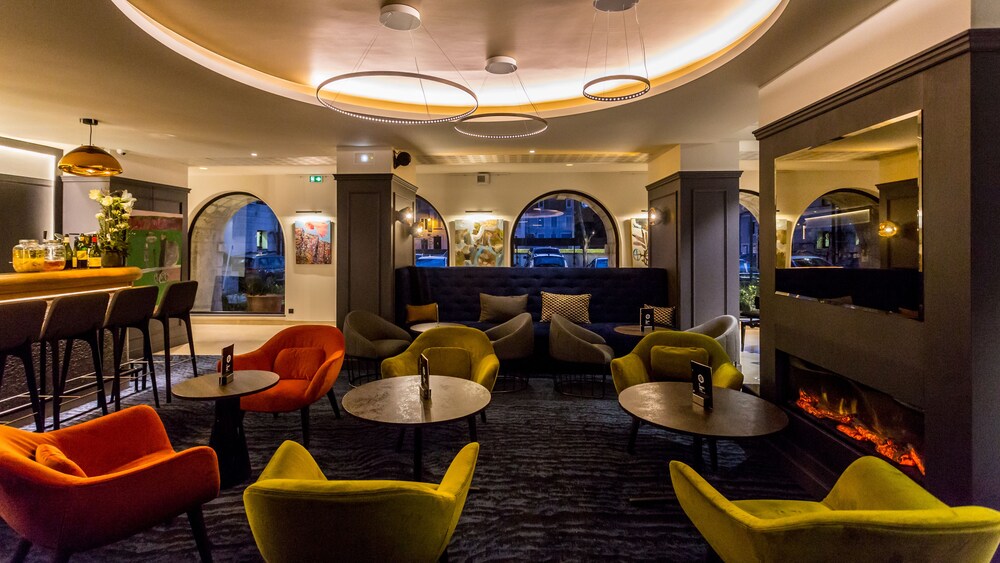 Hotel Bar