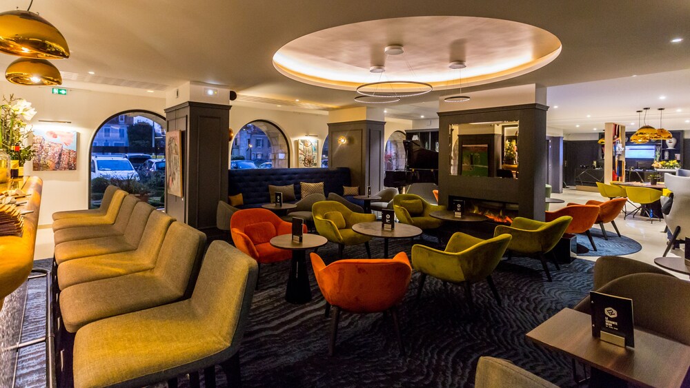 Hotel Bar