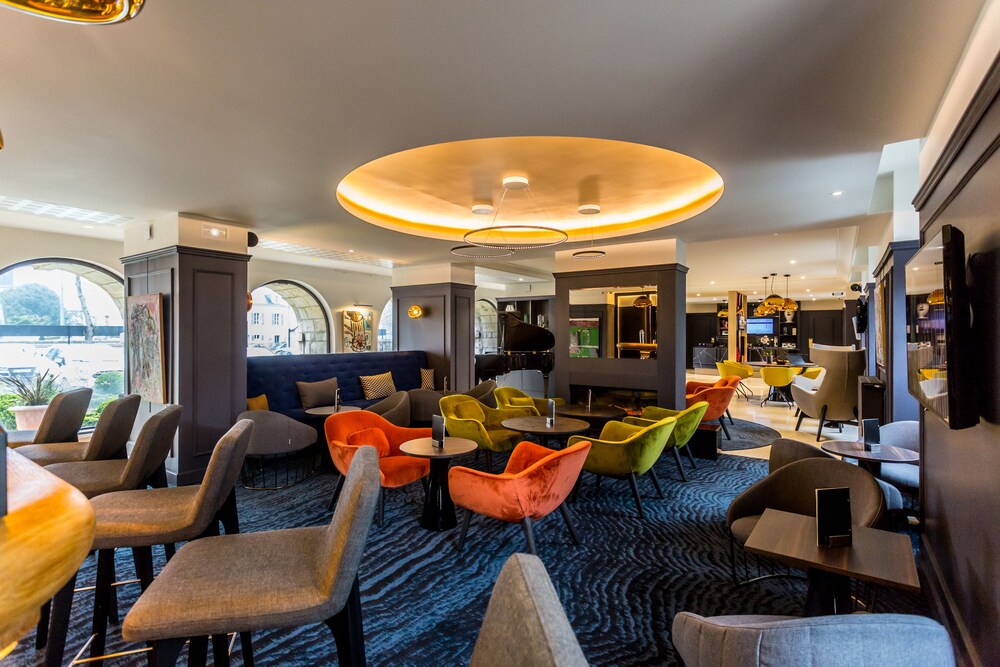 Hotel Bar