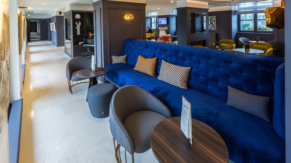 Hotel Lounge