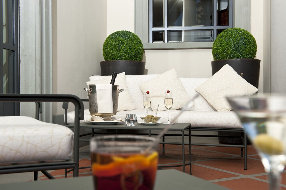 Hotel Bar
