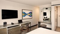 Deluxe Room, 1 King Bed (Village)