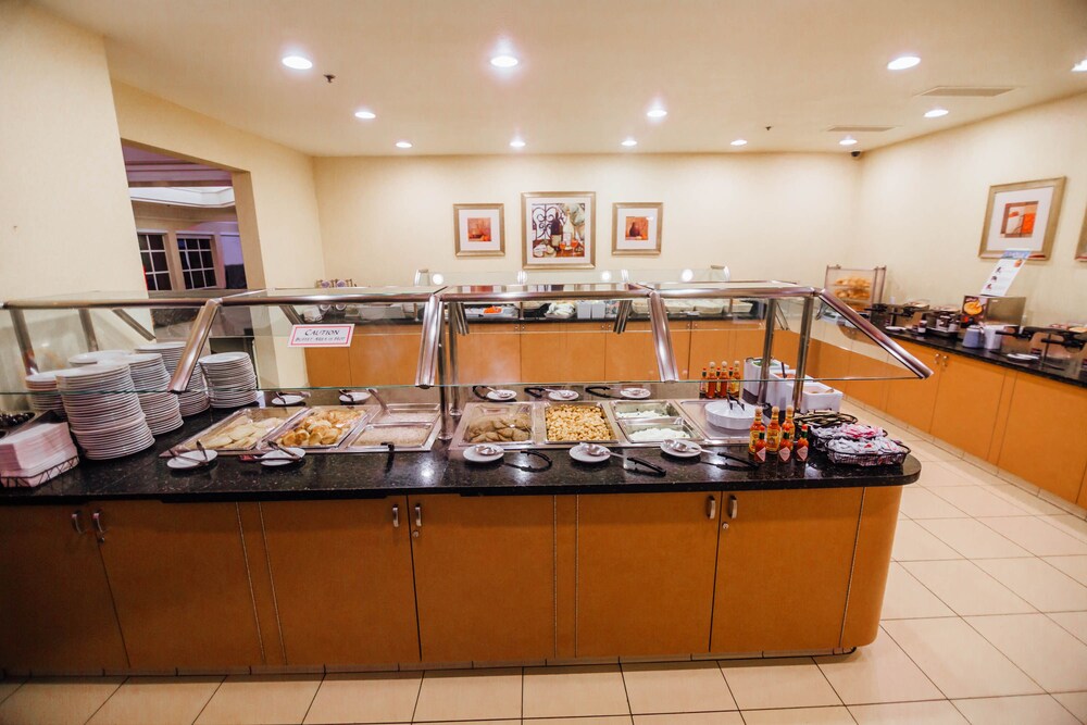 Buffet, Clementine Hotel & Suites Anaheim