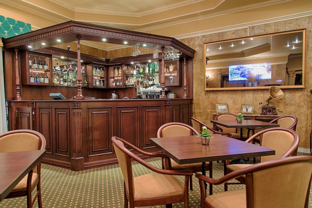 Hotel Bar