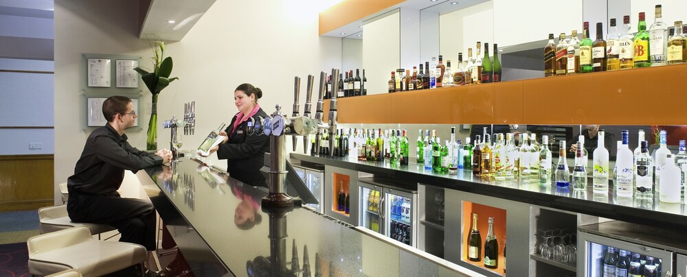 Hotel Bar
