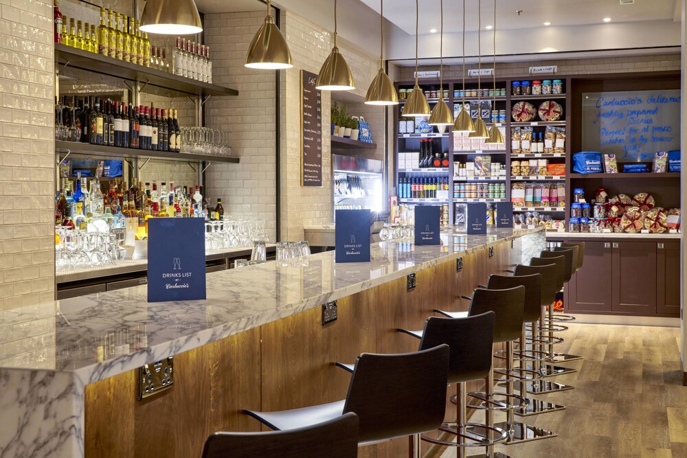 Hotel Bar