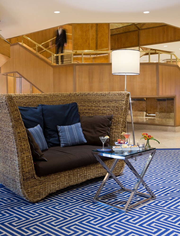 Hotel Lounge