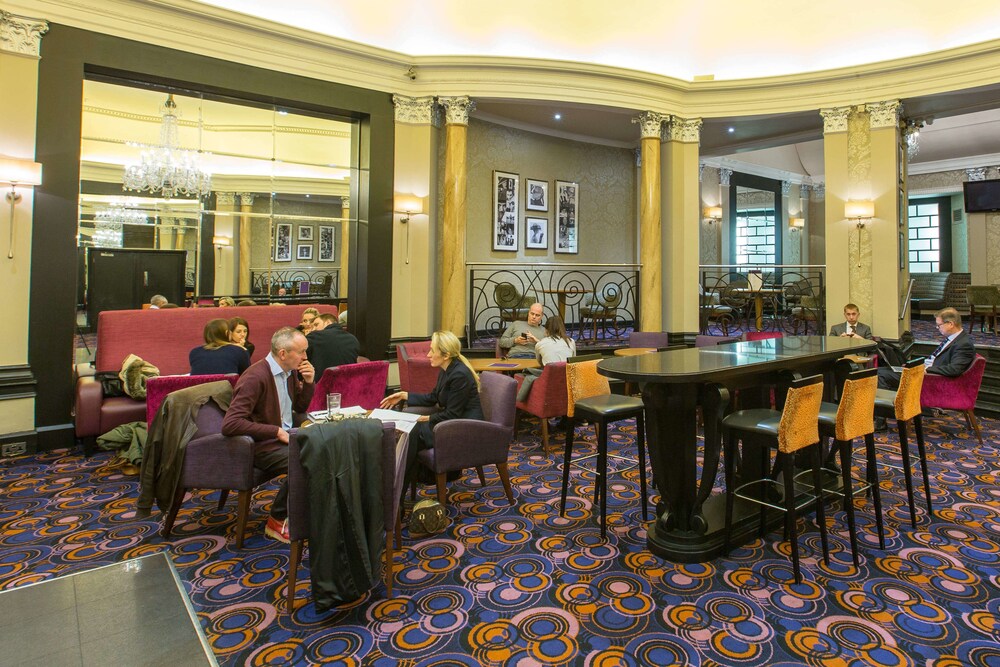 Hotel Bar