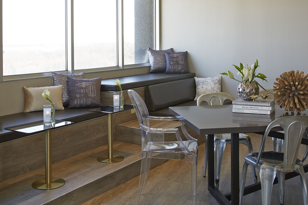 Executive Lounge