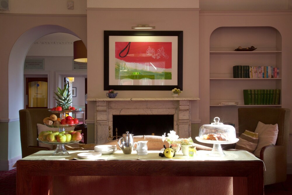 Hotel Lounge