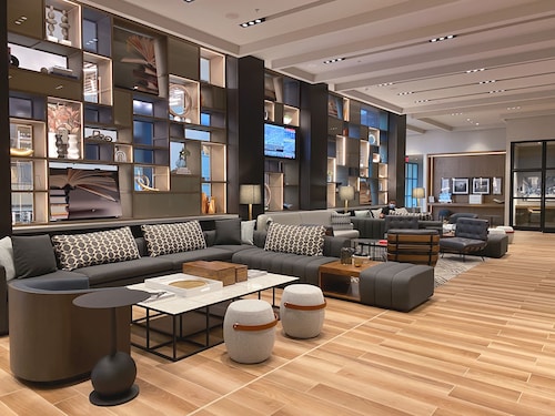 Sheraton Gateway Hotel In Toronto International Airport