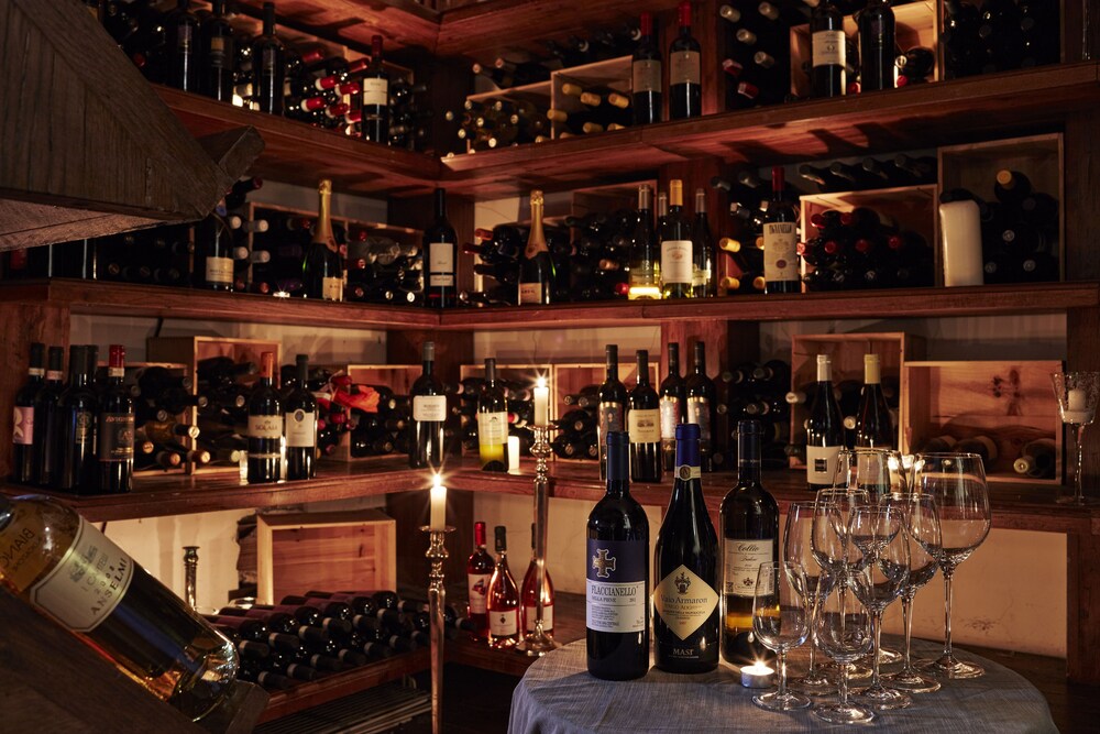 Hotel Bar