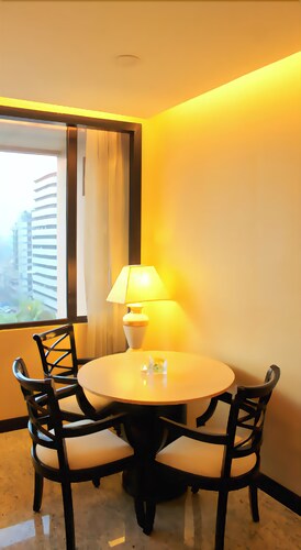 Executive Lounge