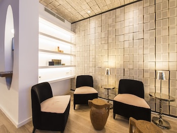 Hotel Lounge