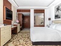 Superior Courtyard View Room, 1 King Bed