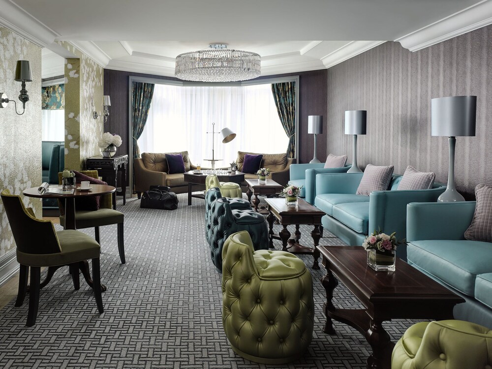 Executive Lounge