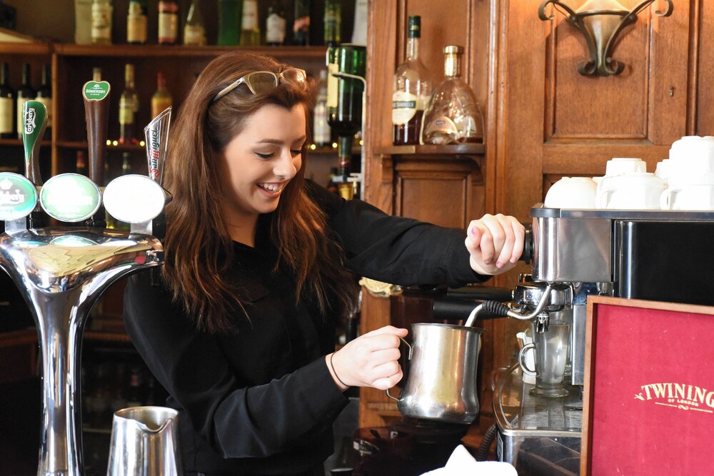 Hotel Bar