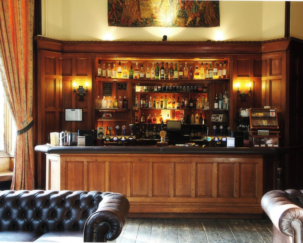 Hotel Bar