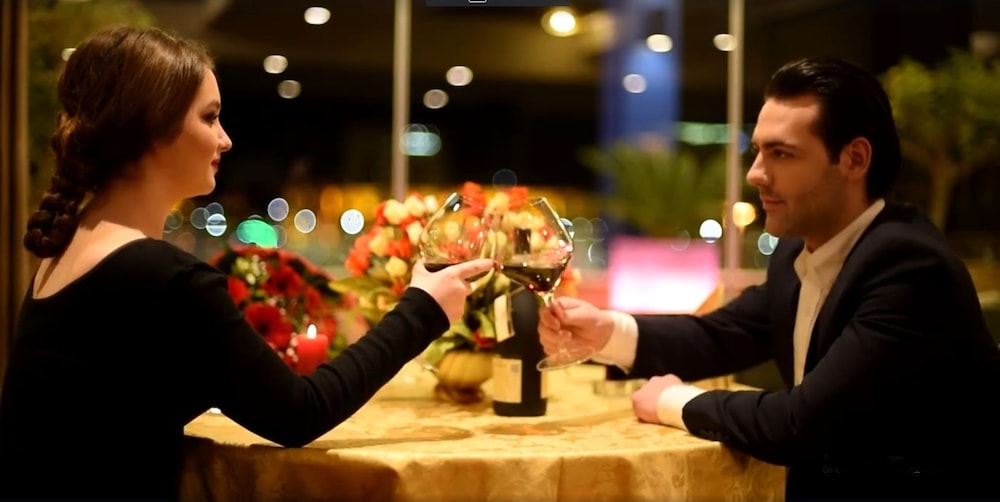 Couples Dining