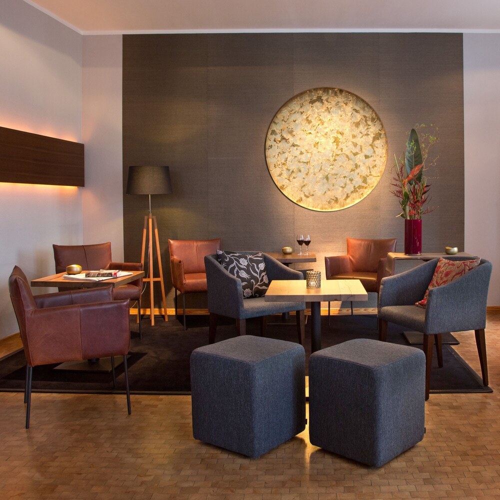 Hotel Lounge