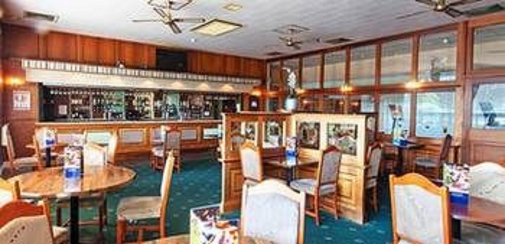 Hotel Bar