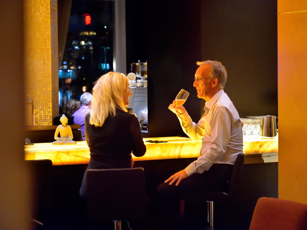 Hotel Bar