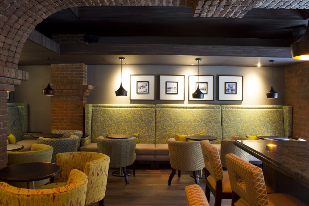 Hotel Bar